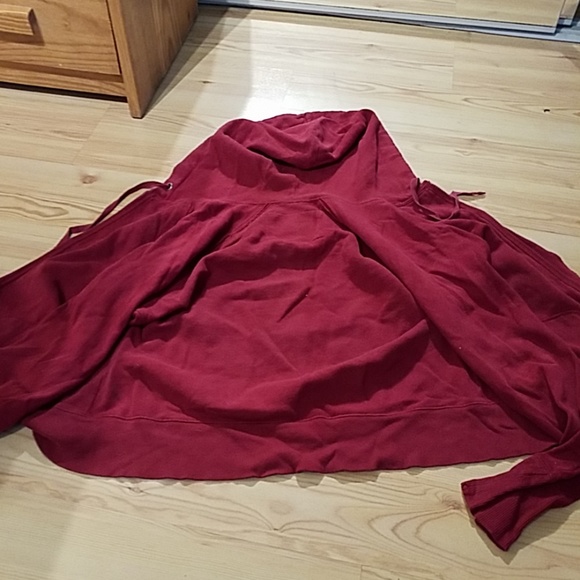 Red jacket - Picture 2 of 2